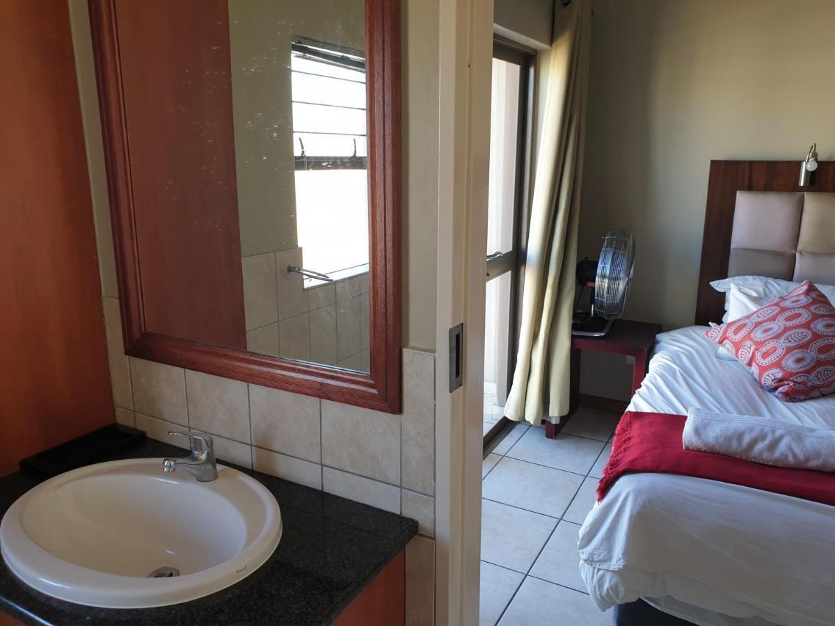 Grosvenor Apartments Pretoria Bagian luar foto